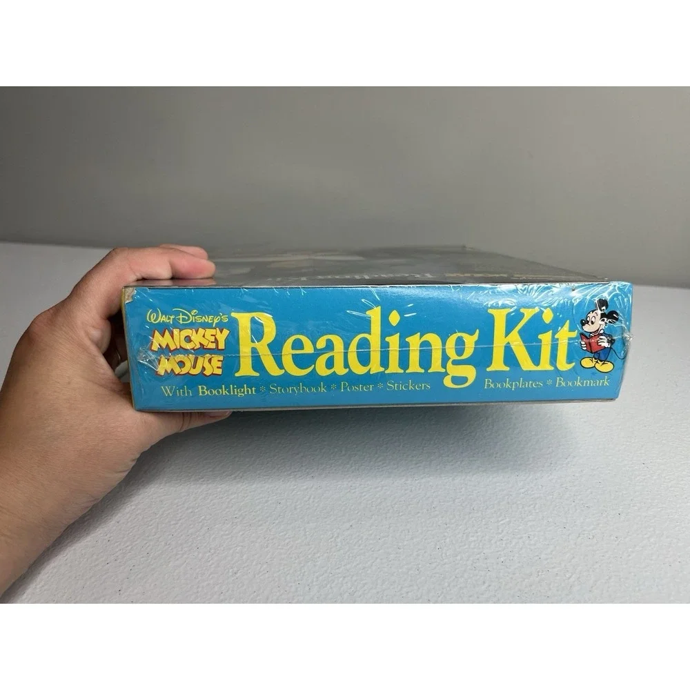 Vtg Walt Disneys Mickey Mouse Reading Kit With Booklight NIB - Picture 6 of 6